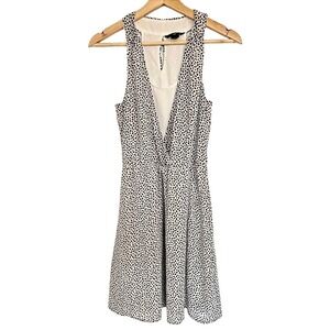 HM Plunge v neck Dress Size 2 white animal Print‎ razor back knee length